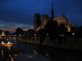 IMG_0434_Notre_Dame_at_night_2004_05_28.JPG