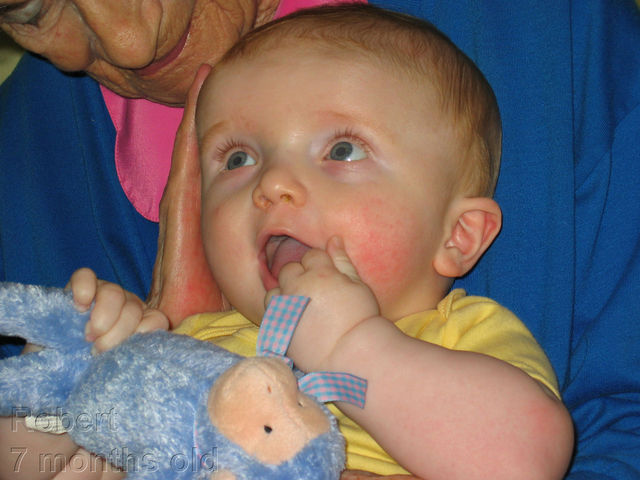 Robert_(7_months)_-_0005.jpg