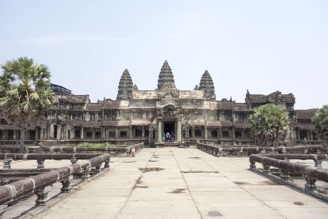 Angkor_Wat_2016_03_12_073.jpg