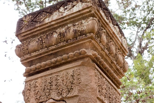Banteay_Srei_2016_03_12_024.jpg