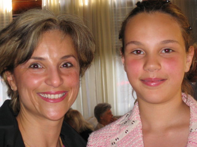 Cynthia___Nicole_2004_05_08.JPG